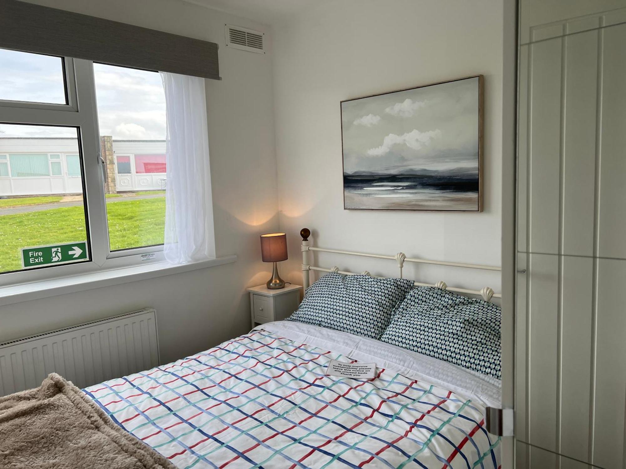 Chine Cottage Self-Catering Coastal Bungalow In Rural West Wight Freshwater Zewnętrze zdjęcie